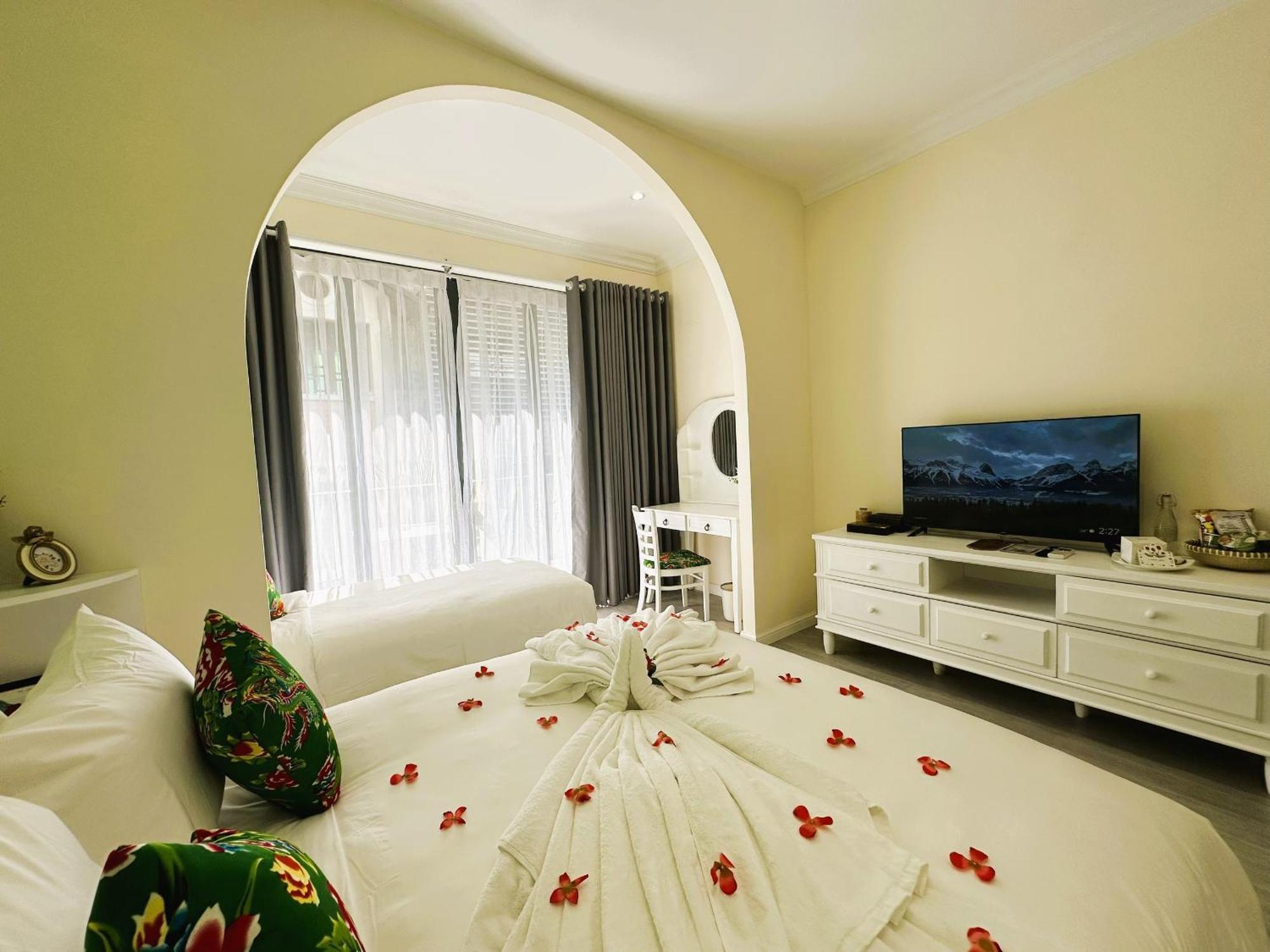 Chez Mimosa Boutique - New Address 135 Tran Hung Dao Hotel Хошимин Екстериор снимка